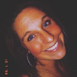 Meet your Posher, Kelsey